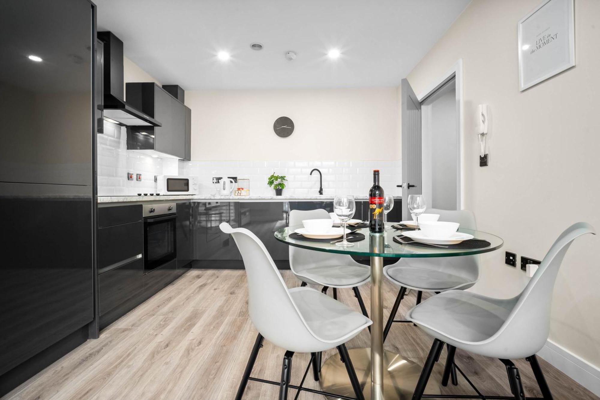 New Luxury Two Bedroom Apartment - City Centre - Netflix - Wifi - Top Rated - Jq 8Ah Birmingham Luaran gambar